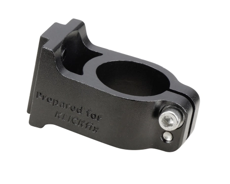 Adaptateur pour fixation de panier avant sur tube de direction Noir